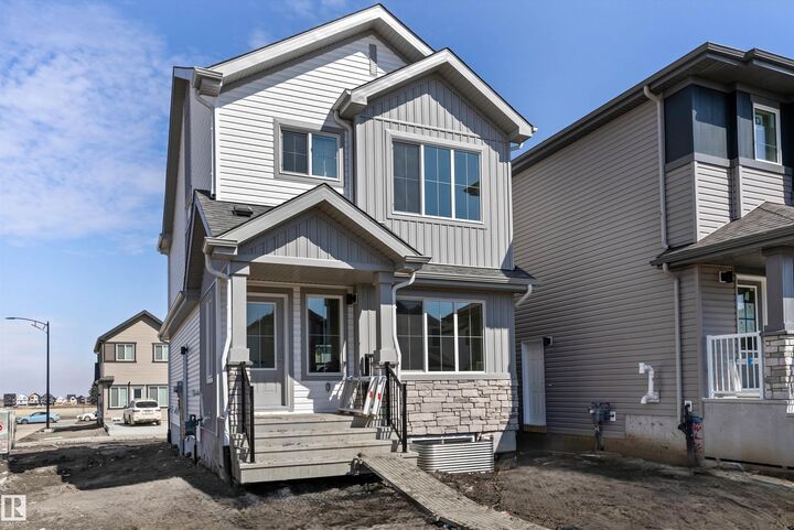 Property Photo:  1060 14 Avenue NW  AB T6T 2W7 