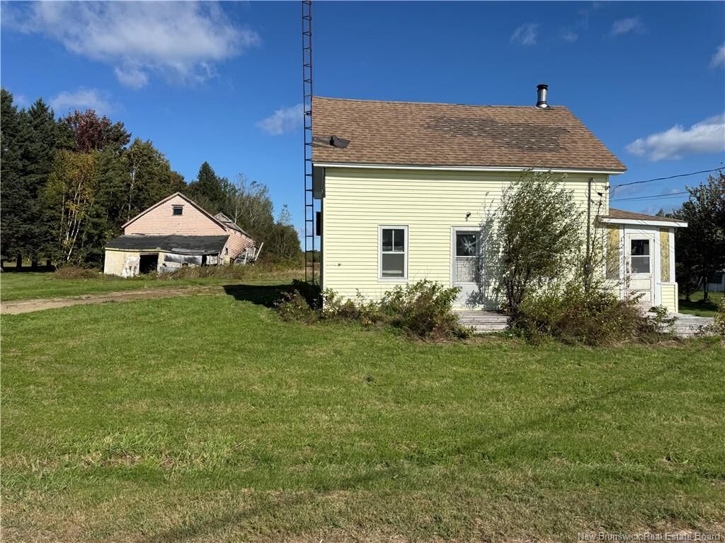 Property Photo:  124 Chemin Benoit  NB E1X 2A1 