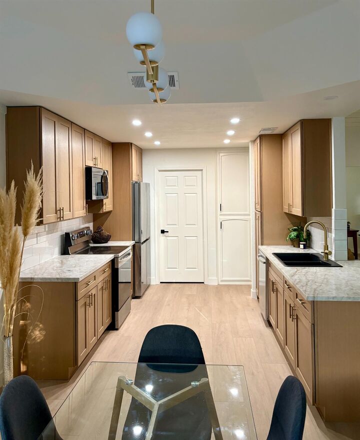 Property Photo: 605 E Pintail Circle CA 93730