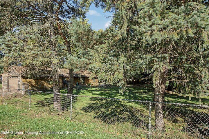 Property Photo: 3072 E Lake Lansing Road MI 48823