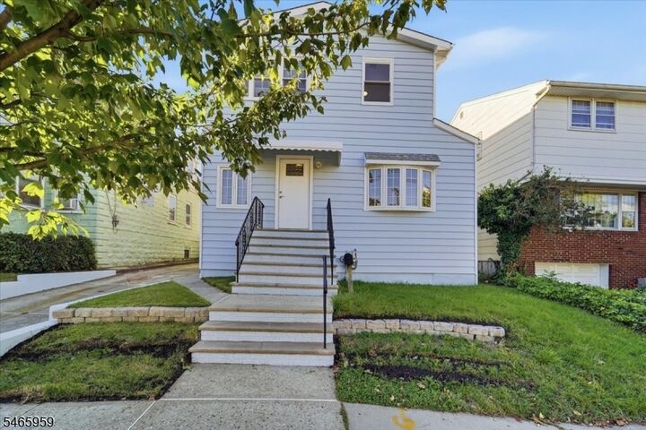 Property Photo:  95 Rutherford Pl  NJ 07031 