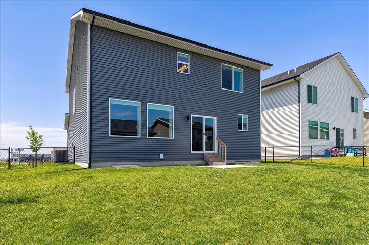 Property Photo:  603 NE Oak Ridge Drive  IA 50021 