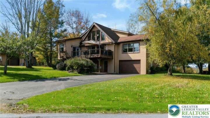 Property Photo:  1605 Ridgeview  PA 18436 