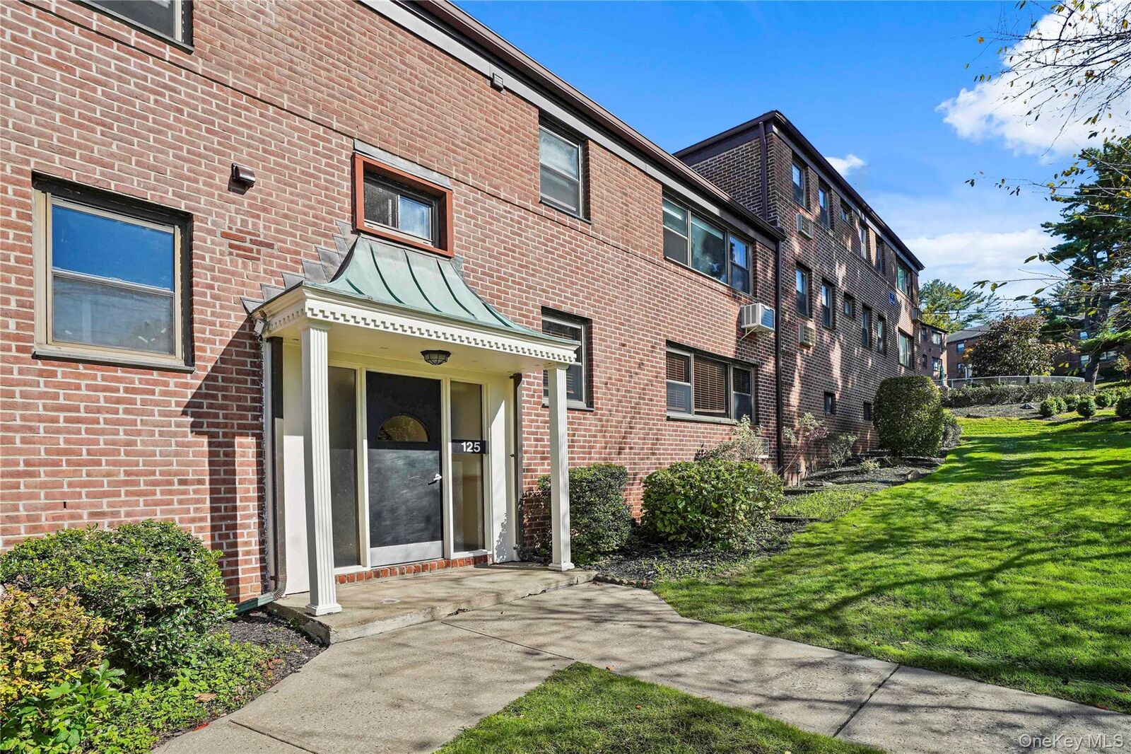 Property Photo: 125 Beacon Hill Drive F-11 NY 10502