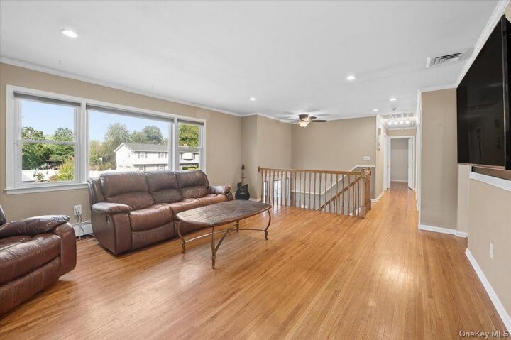 Property Photo:  5 Cottonwood Court  NY 10954 