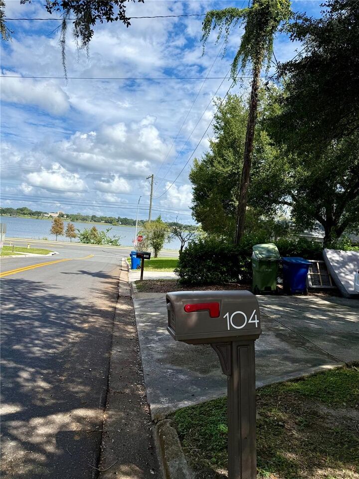 Property Photo:  104 13th Street SE  FL 33880 