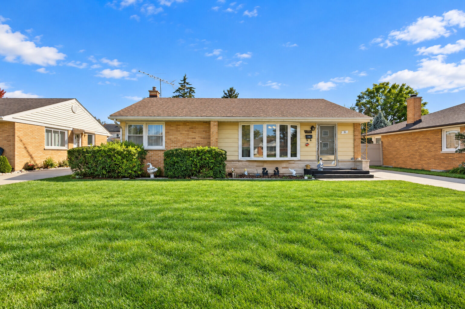Property Photo:  51 N Westgate Road  IL 60016 