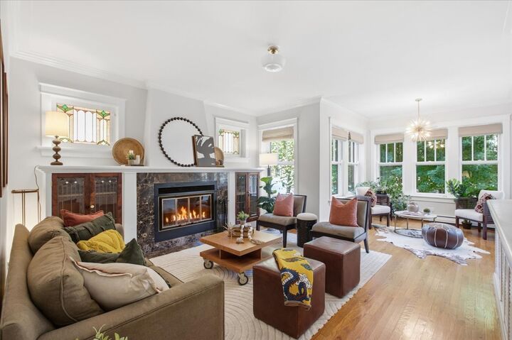 Property Photo:  1625 W Rascher Avenue 1  IL 60640 