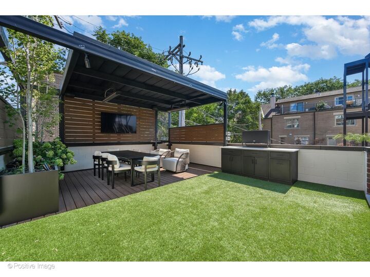 Property Photo:  2745 N Greenview Avenue 1  IL 60614 
