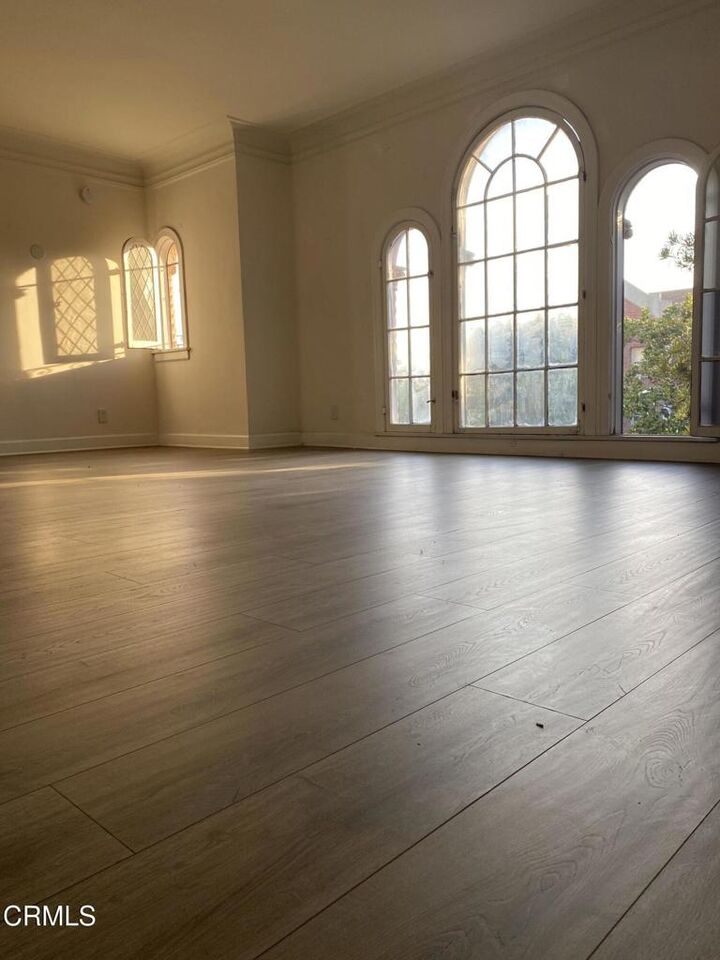 Property Photo: 232 S Berendo Street 2 CA 90004