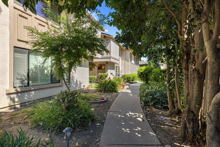 Property Photo: 50 W Yorkshire Drive CA 95207