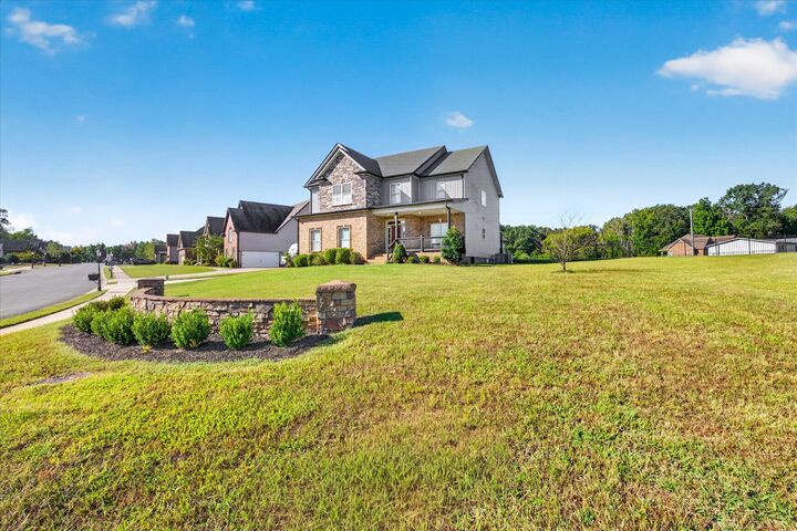 Property Photo: 1000 Promenade Dr TN 37010