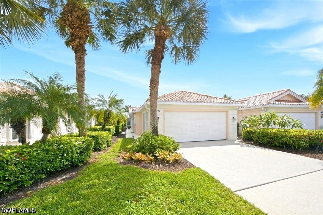 Property Photo: 4062 Los Altos Court FL 34109