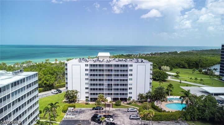 Property Photo:  5 Bluebill Avenue 105  FL 34108 