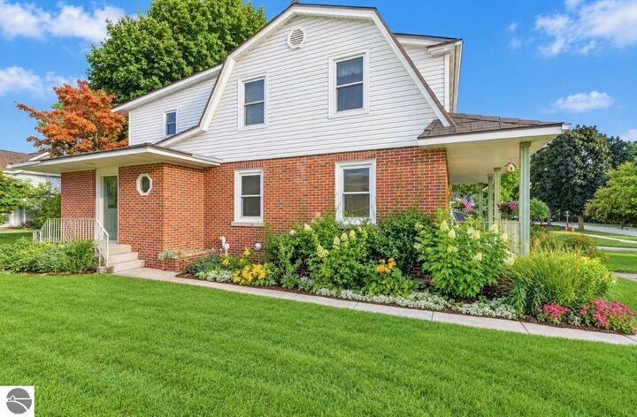 Property Photo:  527 N Elmwood Avenue  MI 49684 