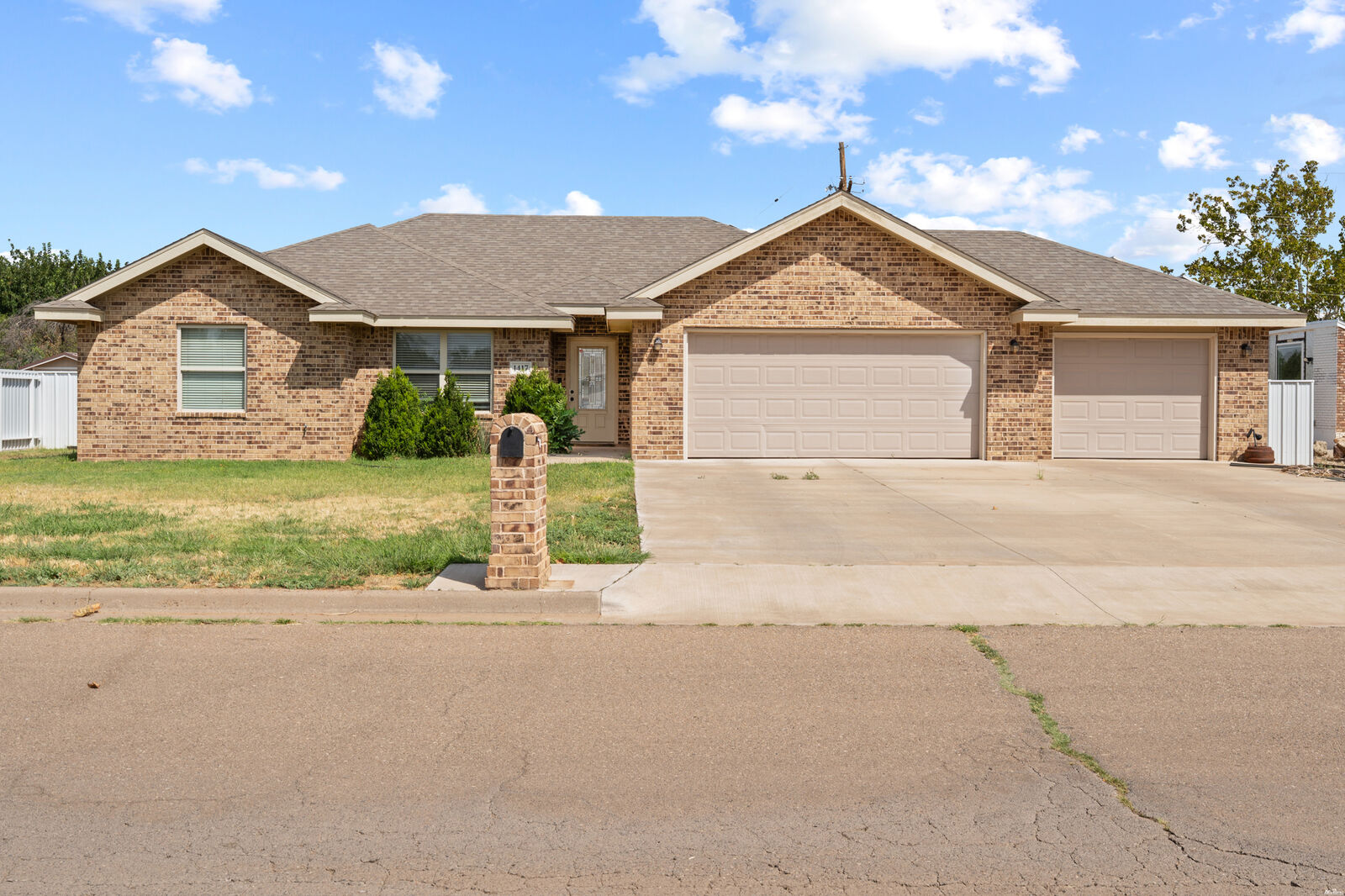 Property Photo:  1417 Lexington Road  NM 88101 