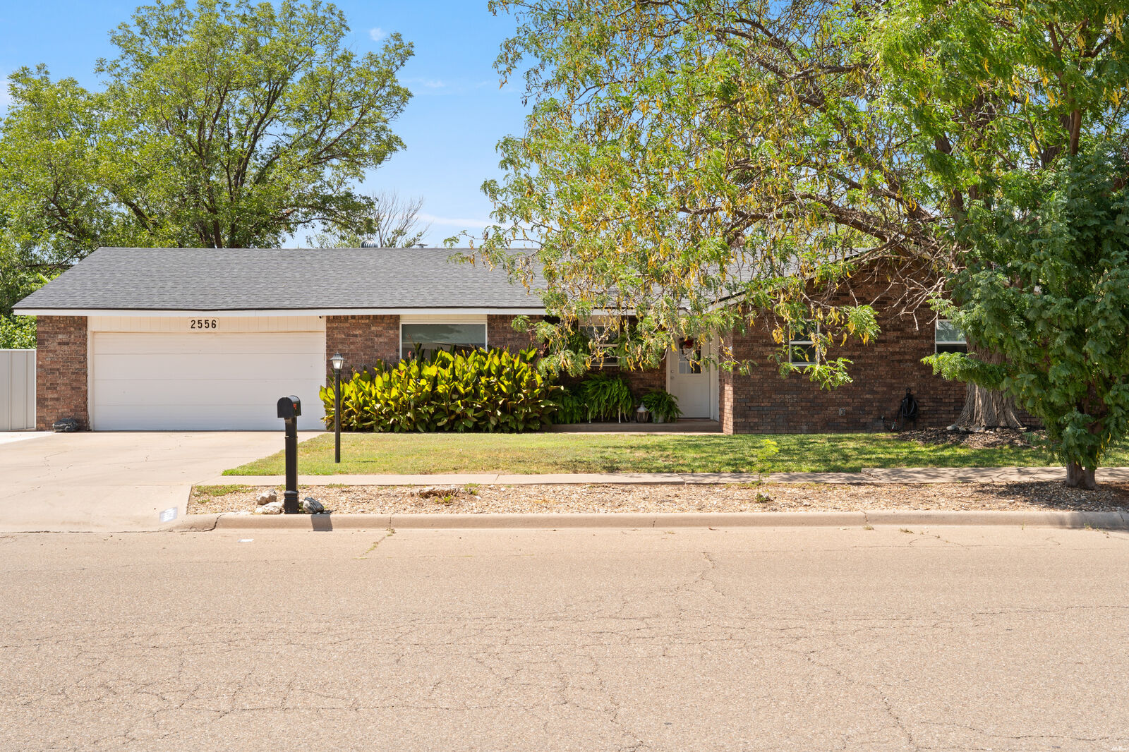 Property Photo: 2556 Sharondale Dr NM 88101