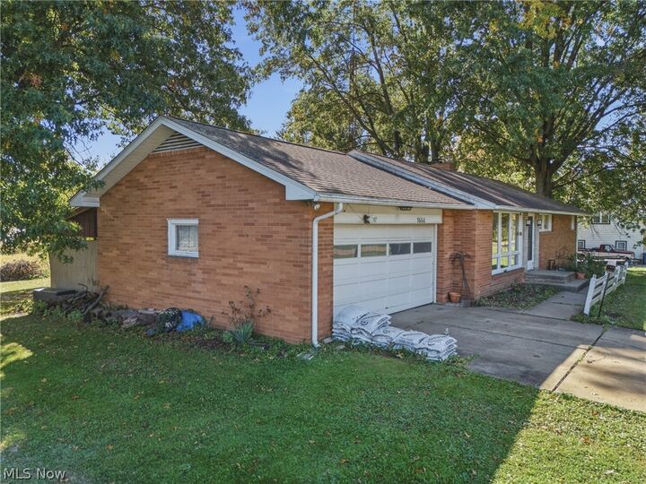 Property Photo: 7660 Brookview Street OH 44641