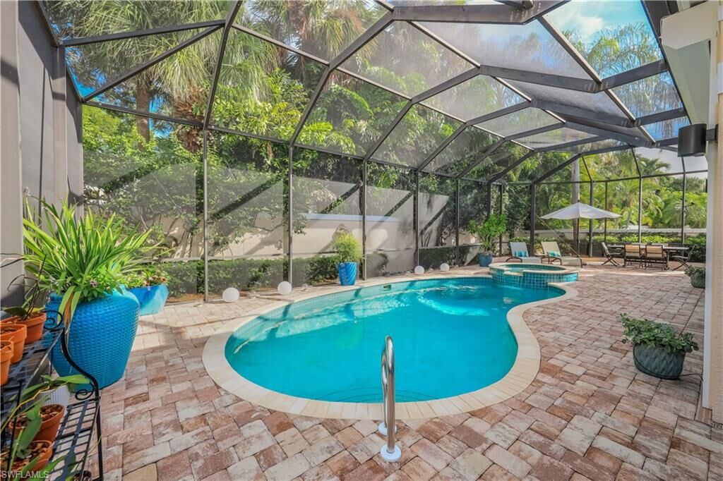 Property Photo:  353 Carlton Pl 33  FL 34108 