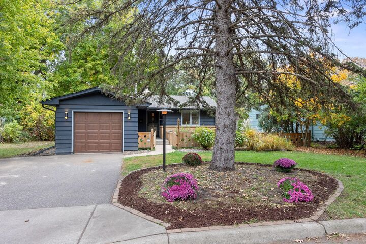 Property Photo:  3346 Kyle Avenue N  MN 55422 