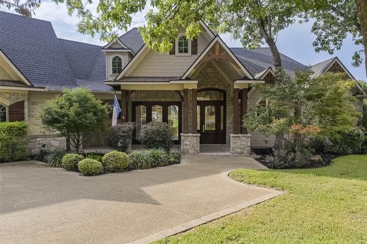 Property Photo:  228 Katy Lake Drive  TX 75165 