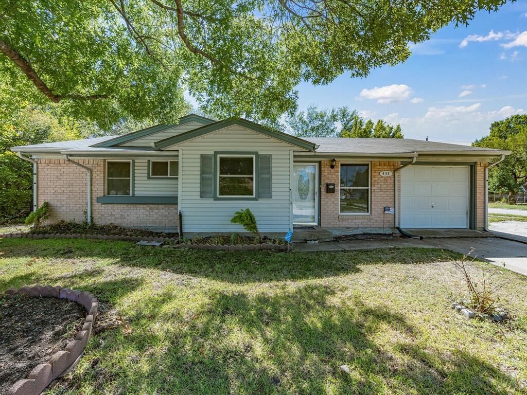 Property Photo:  433 W Dorris Drive  TX 75051 