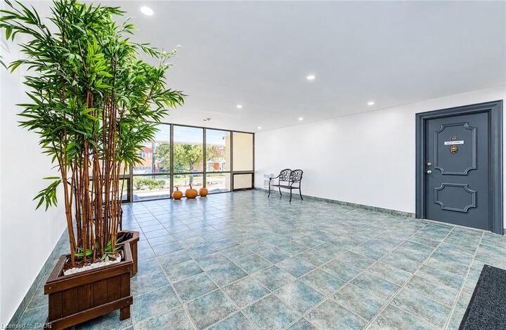 Property Photo: 81 Church Street 1407 ON N2G 4M1