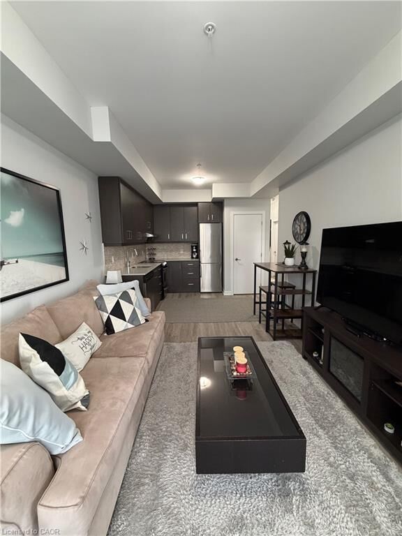 Property Photo:  10 Esplanade Lane 409  ON L3M 0H1 