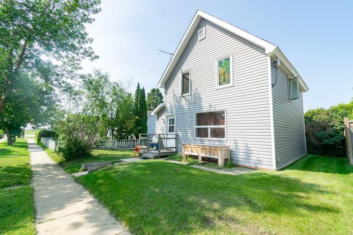 Property Photo:  4706 48 Street  AB T0C 2L0 