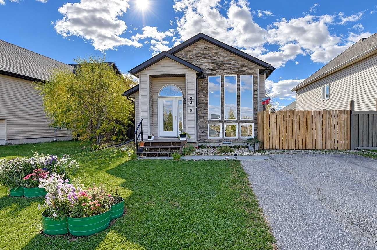 Property Photo:  9319 99 Avenue  AB T0H 3S0 