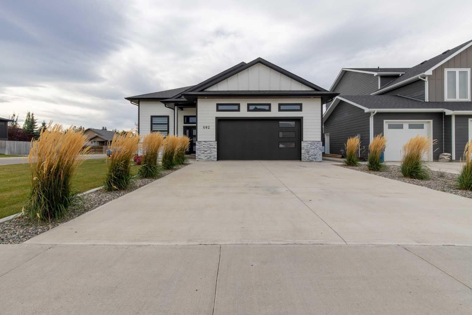 Property Photo:  602 5 Avenue  AB T0L 1S0 