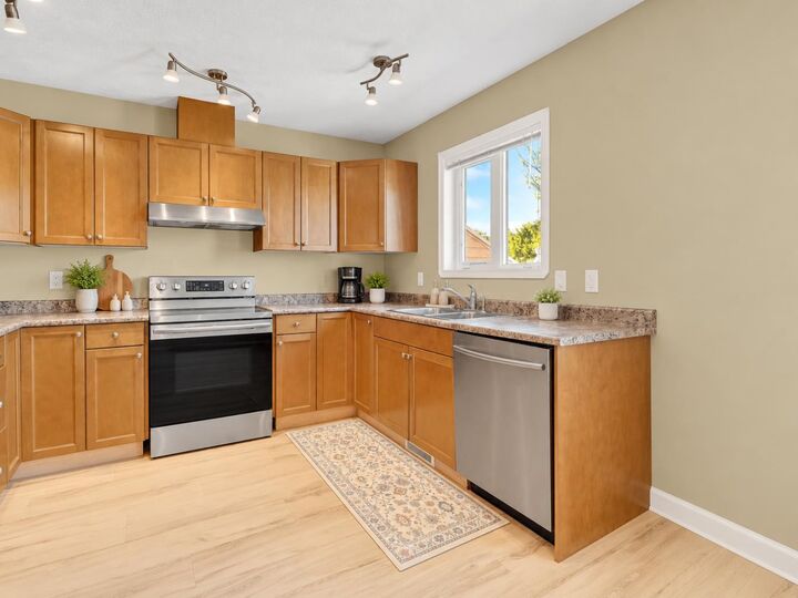 Property Photo:  9105 91 Street 109  AB T8X 0E6 