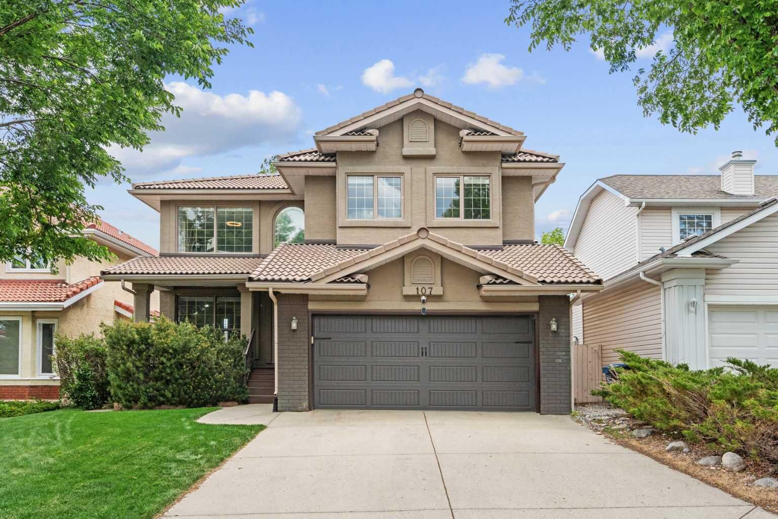 Property Photo:  107 Edgebrook Circle NW  AB T3A 5A4 