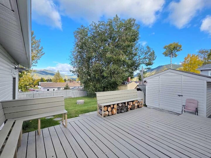 Property Photo:  9818 110 Street  AB T0E 0Y0 
