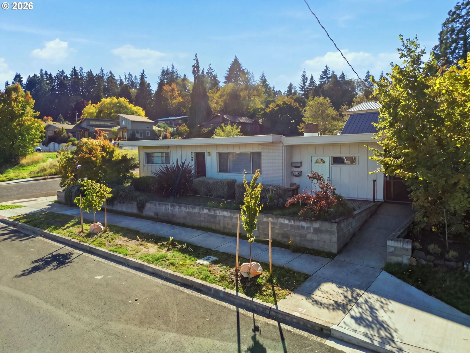 Property Photo:  2296 Pierce St  OR 97405 