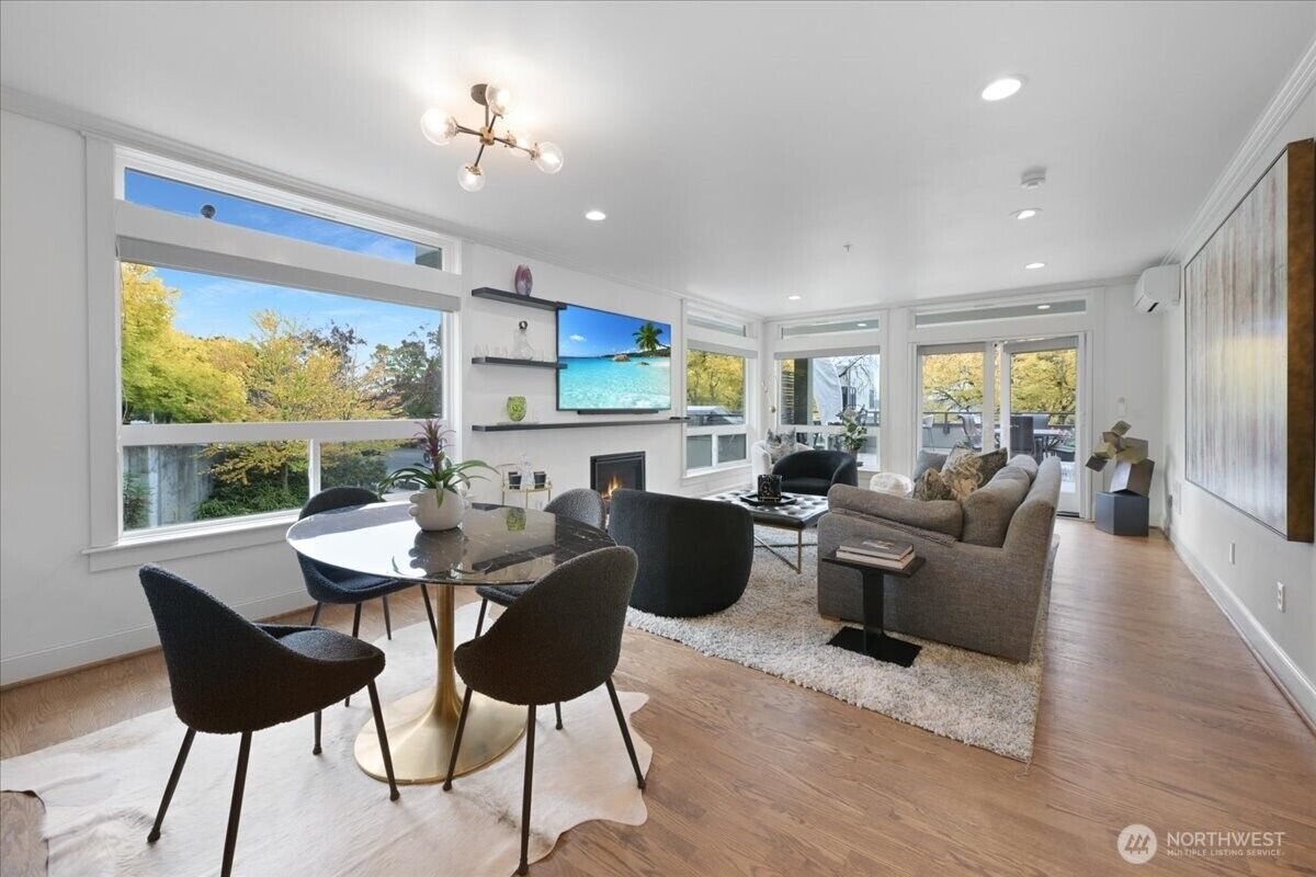 Property Photo:  121  Lakeside Avenue 201  WA 98122 