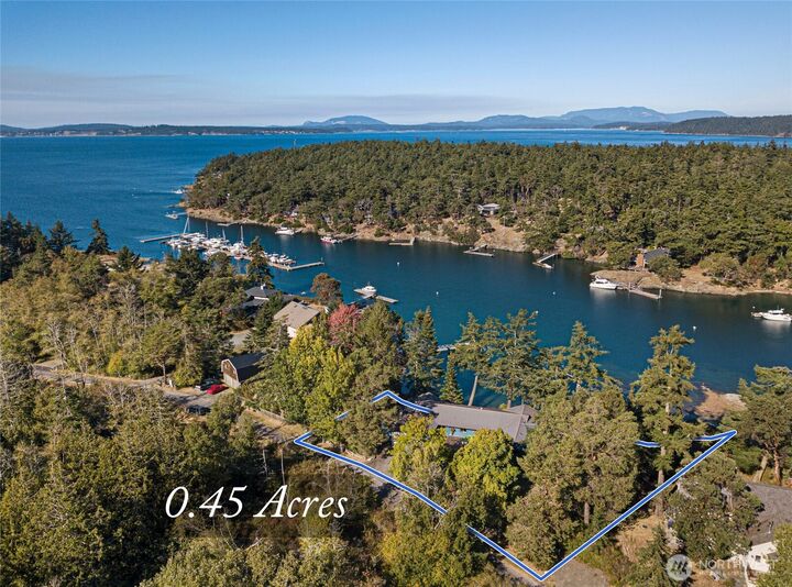 Property Photo:  150  Marina Lane  WA 98250 