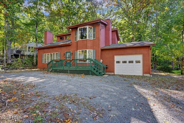 Property Photo:  208 Mountain View Drive  PA 18428 