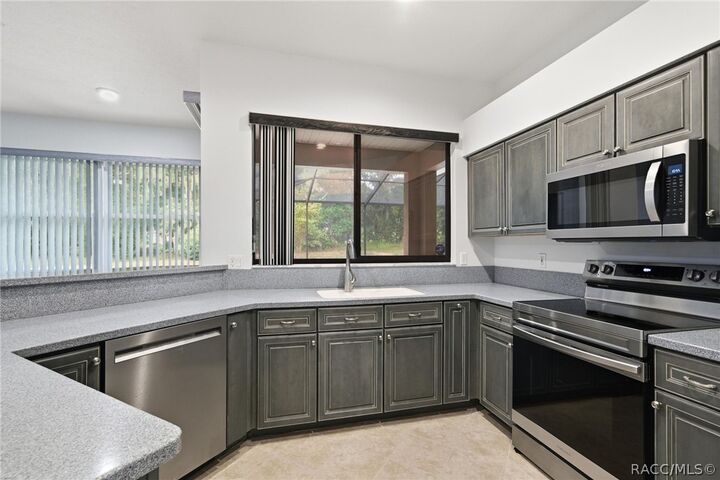 Property Photo:  2496 E Newhaven Street  FL 34453 