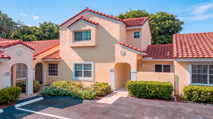 Property Photo: 1593 Springside Drive 1593 FL 33326