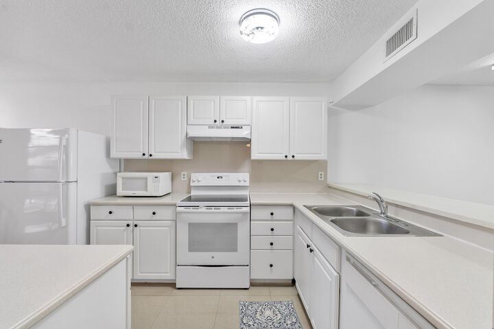 Property Photo: 5828 Coral Lake Drive 304 FL 33063