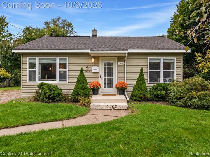 Property Photo: 801 Forest Drive MI 48430