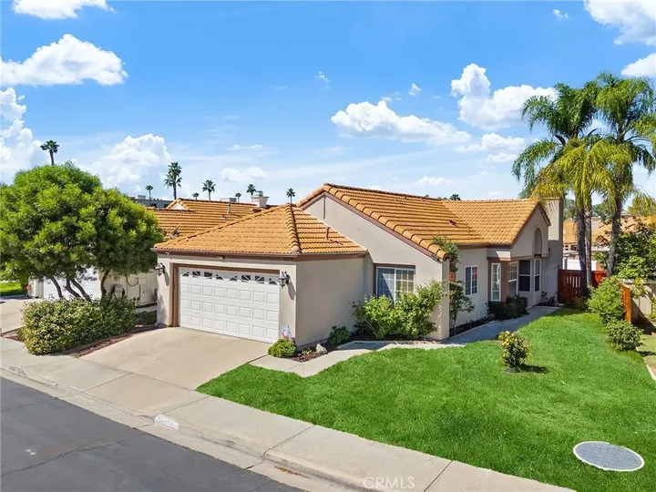 Property Photo:  28098 Lemonwood  CA 92584 