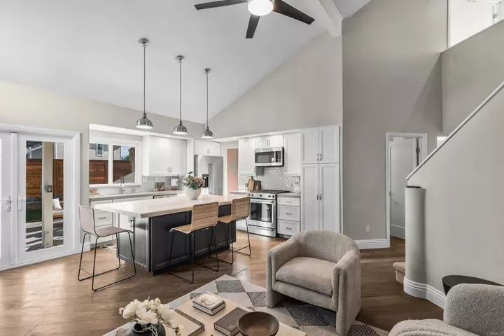 Property Photo: 11277 Timbergate Circle CA 92128