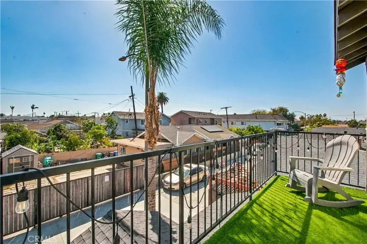 Property Photo:  2151 E Spaulding Court  CA 90804 