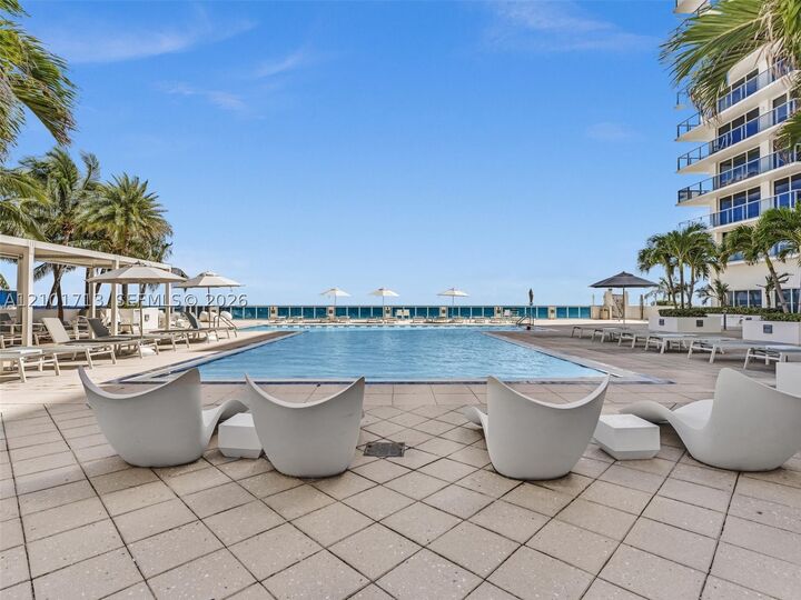 Property Photo:  2751 S Ocean Dr 806S  FL 33019 