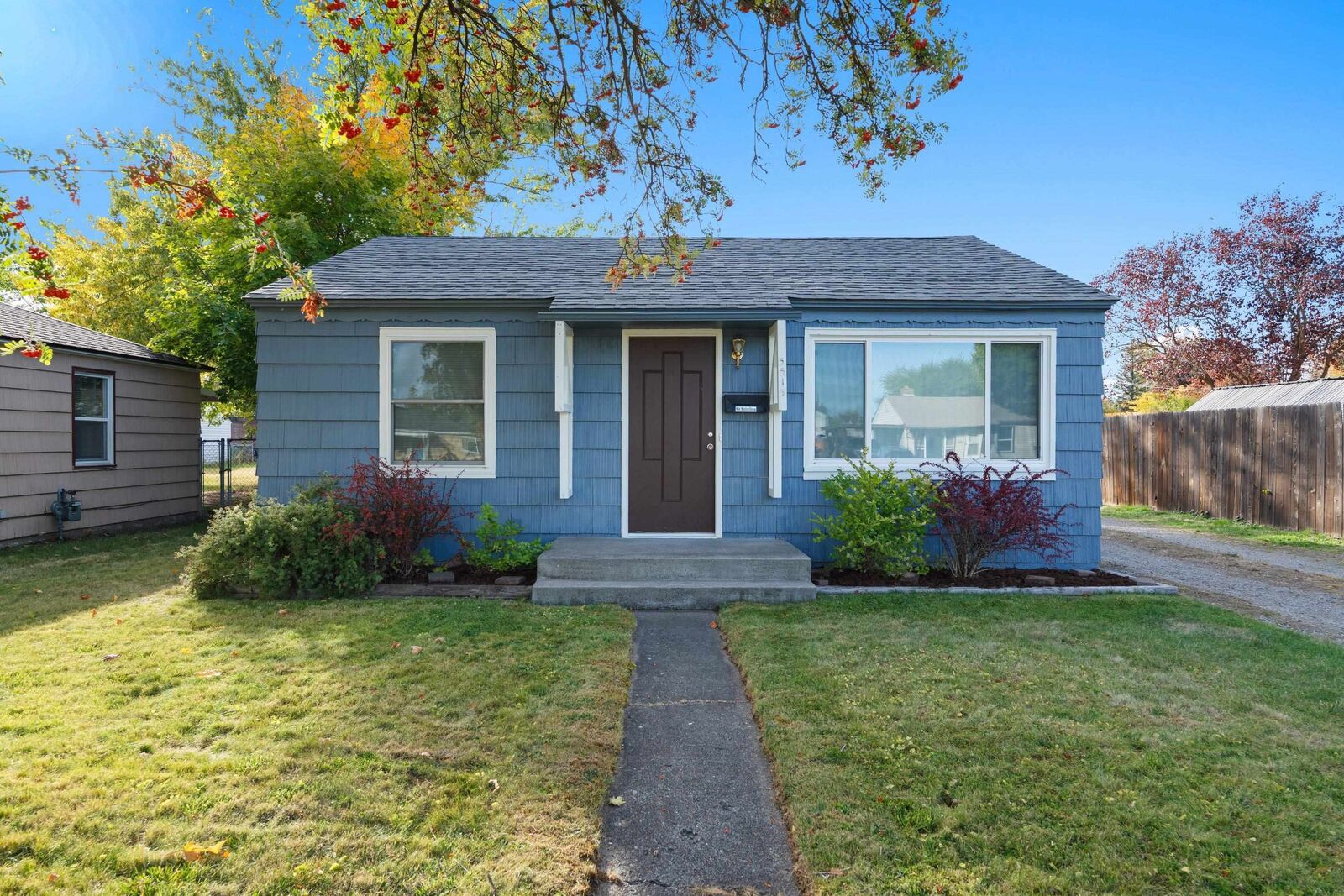 Property Photo:  5515 N Cochran St  WA 99205 