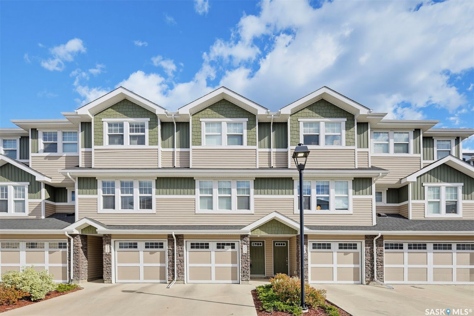Property Photo: 1220 Pringle Way 223 SK S7T 0X5