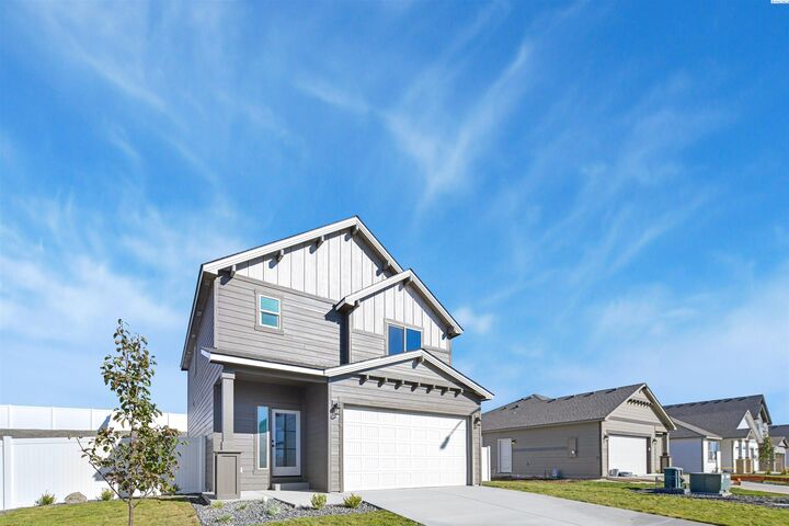 Property Photo: 728 Honeylicious St. WA 99352