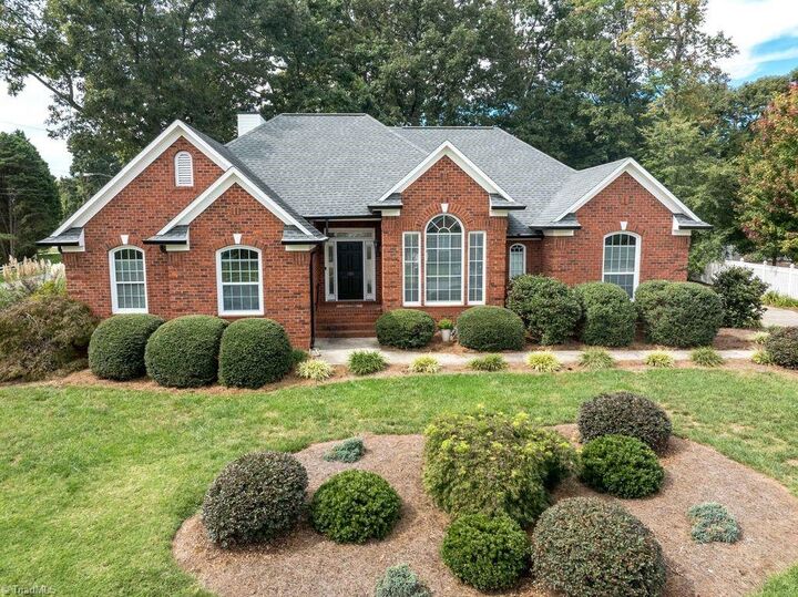 Property Photo:  400 Savannah Lane  NC 27284 